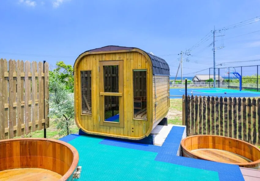 茨城の民泊施設にバレルサウナとストーブを導入