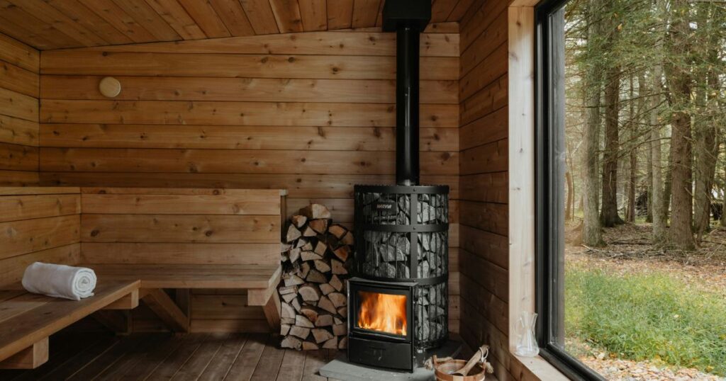 テントサウナで薪ストーブを利用するメリット