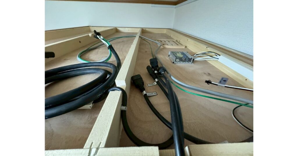 各パーツに電力を供給する「電気配線」