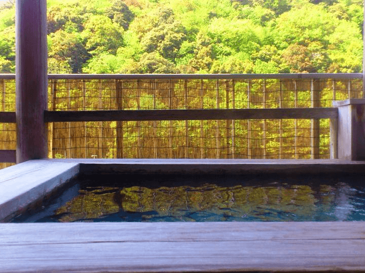 山狭露天 清流荘