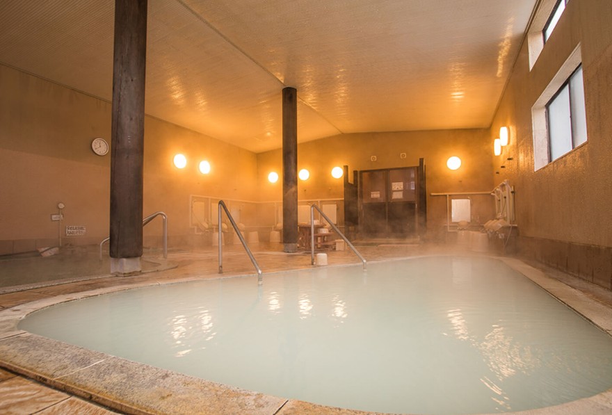 金浦温泉・学校の栖（にかほ市）