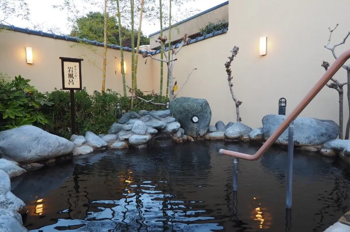 稲城天然温泉 季乃彩(ときのいろどり)（稲城市）