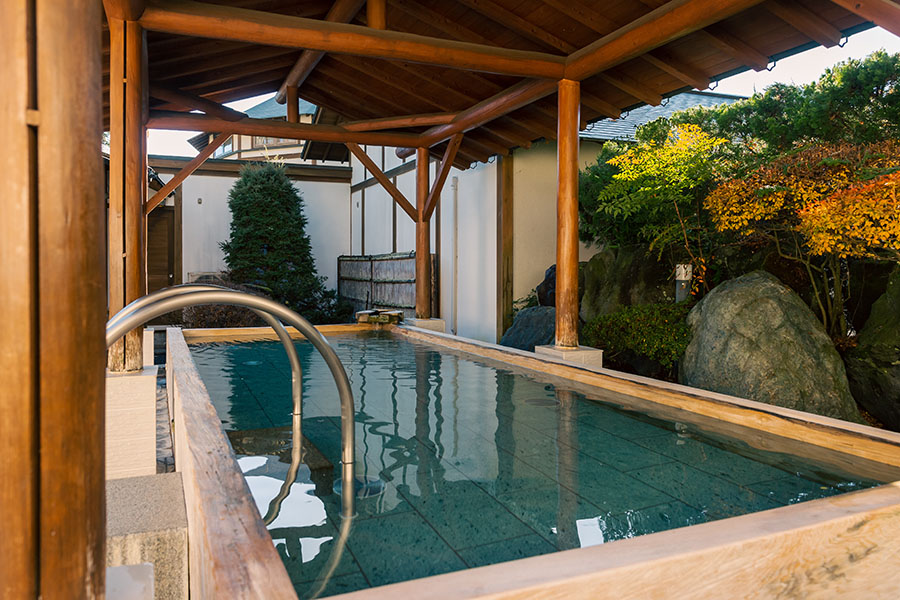 山中湖平野温泉・石割の湯(山中湖村)