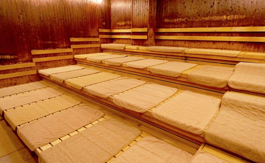 ジェームス山天然温泉 月の湯舟（神戸市）